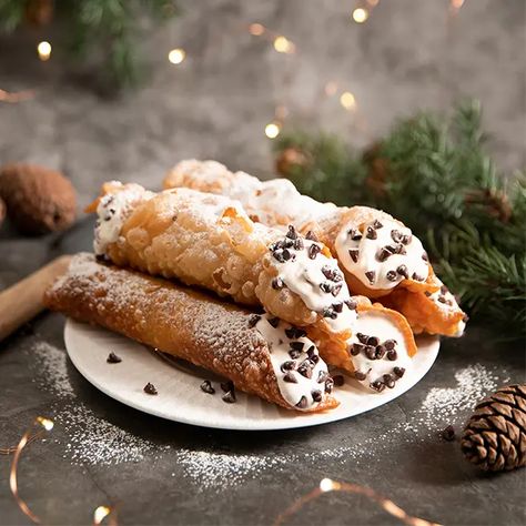 Vegan Cannoli Recipe, Vegan Cannoli, Silken Tofu Recipes, Cannoli Recipe, Vegan Pastries, Vegan Baking Recipes, Vegan Christmas Recipes, Silken Tofu, Healthy Vegan Desserts