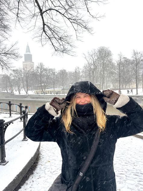 #finland #snow #snowflakes #snowy #turku #aesthetic #vibes #winter #winteroutfit #wintervibes #christmas #christmasvibes Finland Aesthetic, Euro Winter, Finland Winter, Xmas Aesthetic, Rovaniemi Finland, Turku Finland, Vision 2024, F1 Driver, Scandinavian Aesthetic