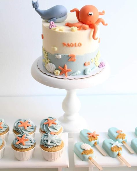 1st Birthday Under The Sea, Ocean Themed Cakes, Torta Za Rodjendan, World Cakes, Under The Sea Cake, Ocean Theme Birthday, Sea Cakes, Baby Birthday Themes, 1st Birthday Cakes