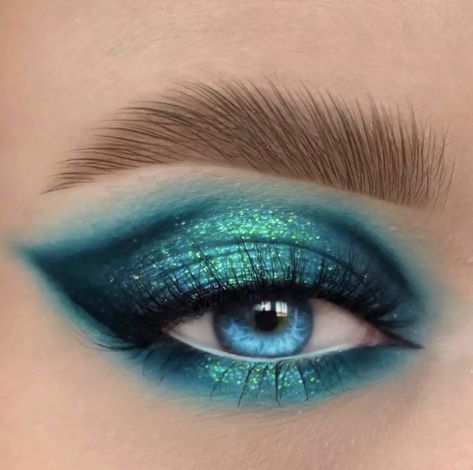 Hollowen Costume, Teal Eye Makeup, Teal Makeup, Anastasia Makeup, Eye Makeup Images, Eyeshadow Ideas, Eye Makeup Styles, Cute Eye Makeup, Make Up Inspiration