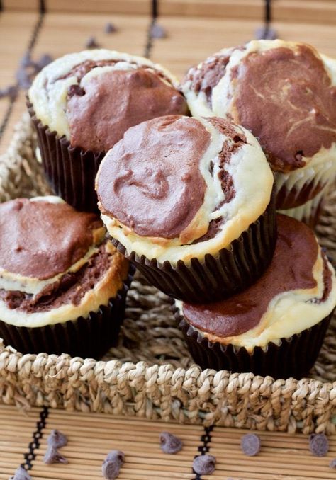 Chocolate Cream Cheese Muffins, Sweet Muffins, Strawberry Muffins, Cream Cheese Muffins, Cinnamon Muffins, Sweet Muffin, Cheese Muffins, Chocolate Cream Cheese, Baking Muffins