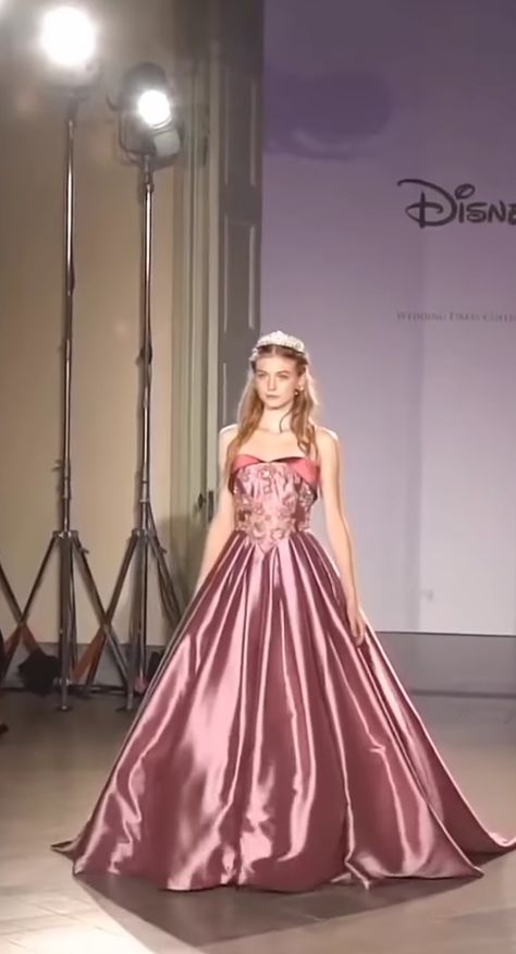 Ball Gown Aesthetic, Royal Ball Gown, Gown Aesthetic, Aurora Fashion, Aurora Dress, Princess Prom Dresses, Purple Gowns, Disney Princess Dresses, Royal Dresses