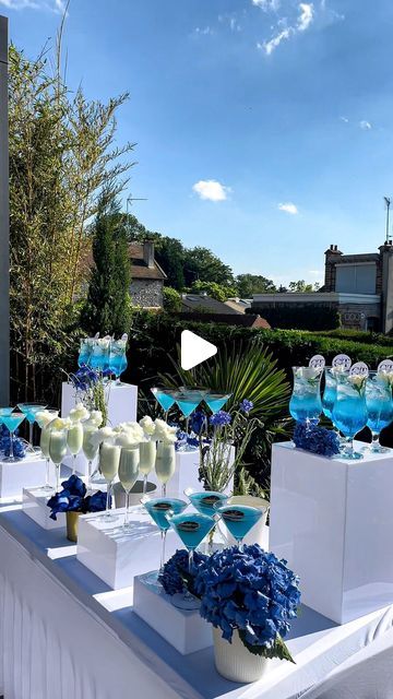 𝐌 𝐎 ☾ 𝐍 𝐋 𝐈 𝐆 𝐇 𝐓    𝐁 𝐀 𝐑 on Instagram: "What a wonderful world 💙

Contact us to have us for your event ☁️

#cocktail #cocktailbar #cocktaildress #mocktail #mocktailsandcocktails #cocktailporn #cocktailtime #bluecocktail #cocktailbleu #mocktailbleu #bluemocktail #buffet #welcomedrink #vindhonneur #cocktailanniversaire #anniversary #support #supportbuffet #presentoir #presentoirbuffet #presentoircocktail #barman #parisbar #pariscocktailweek #pariscocktails" Cocktail Station Party, Elegant Cocktail Party, Boat Bar, Paris Bars, Cocktail Station, Cocktail Party Decor, Drink Display, Cocktail Decoration, Catering Display