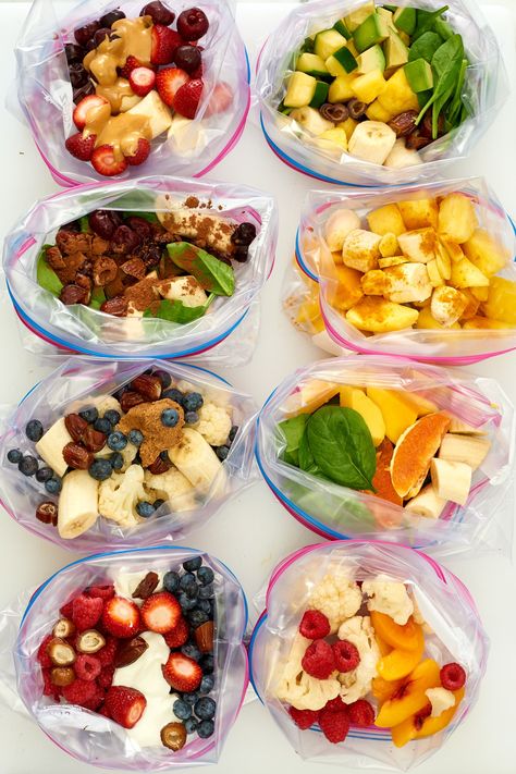 All of these ideas pack around 20 grams of protein so that you can stay fueled through the morning. Smoothie Kits, Freezer Smoothies, Resep Smoothie, Resep Salad, Resep Diet, Smoothie Packs, Smoothie Detox, Healthy Breakfast Smoothies, Makanan Diet