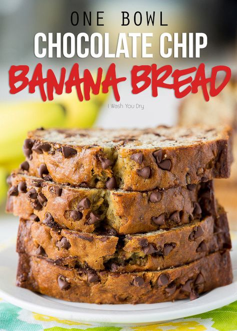 WOW! This One Bowl Chocolate Chip Banana Bread is so easy and seriously SO GOOD! Easy Chocolate Chip Banana Bread, Classic Banana Bread Recipe, Chocolate Chip Banana Bread Recipe, Classic Banana Bread, Resipi Kek, Easy Banana Bread Recipe, Chocolate Chip Banana, Chocolate Chip Banana Bread, Amish Recipes