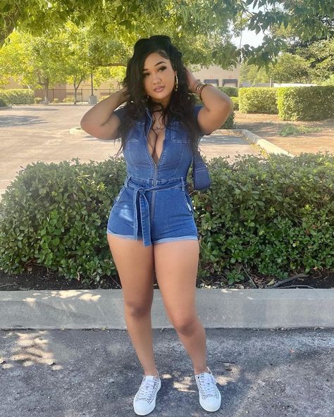 Jeans One Piece Outfit, Blue Jean One Piece Outfit, Short Jean Romper Outfit, Romper Outfit Black Women With Sneakers, Romper And Jean Jacket Outfit, Jean Jumpsuit Outfit Shorts, Romper And Sneakers Outfits, Jean Romper Outfit Denim, Blue Jean Shorts Outfit Black Women