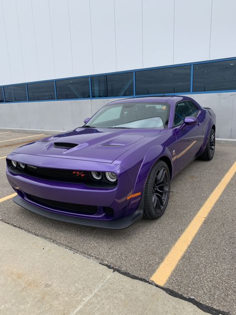 Wide Body Challenger Hellcat, Purple Dodge Charger, Doge Challenger, Scat Pack Challenger, 2019 Dodge Challenger, Dodge Challenger Hellcat, Dodge Muscle Cars, Hellcat Challenger, Pimped Out Cars