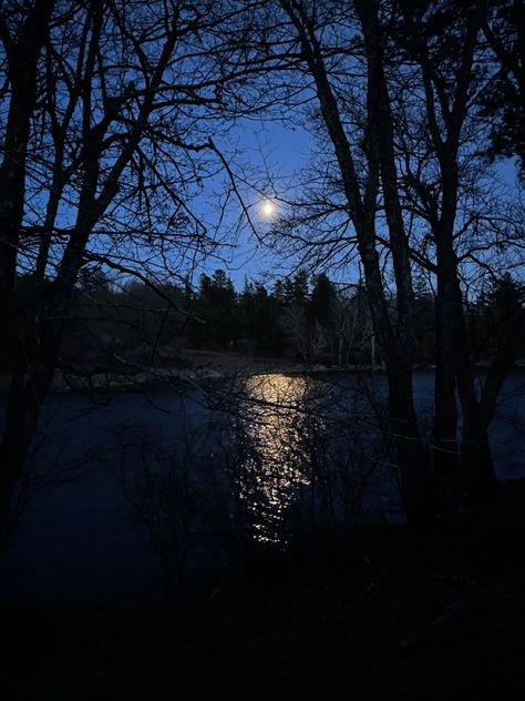 Lake At Night, Lake At Night Aesthetic, River At Night, River Night Aesthetic, Pond At Night Aesthetic, Night Time Forest Aesthetic, Dark Forest Aesthetic Night Moon, River Photography, Night Aesthetic