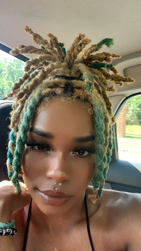 Ombre Dreadlocks Black Women, Pastel Locs Black Women, Died Dread Locks, Locs Black Women Color, Blonde Dreads Black Women, Green Locs Black Women, Green Locs, Dreads Black Women, Loc Colors