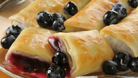 Blueberry Blintzes, Blintzes Recipe, All Food Recipes, Grandmothers Kitchen, Jewish Recipes, All Food, Egg Rolls, Blueberries, Sweet Recipes