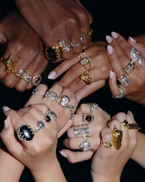 Maria Nilsdotter on Instagram: "Enter a world of magical creatures, enchanting pearls & precious armour" Jewellery Content, Y2k Rings, Y2k Jewelry, Dope Jewelry, Chunky Jewelry, Jewelry Lookbook, Stacked Jewelry, Funky Jewelry, Content Ideas