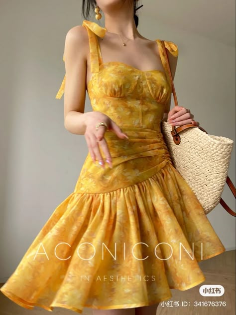 Wedding Guest Outfit Yellow, Mui Mui Outfits, Sun Clothes Aesthetic, Pretty Feminine Outfits, Hong Kong Outfit Ideas, Grey Dress Outfit Wedding Guest, Sun Inspired Dress, Yellow Aesthetic Dress, Yellow Summer Dress Outfit