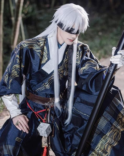 Chinese Man Art, Weian Vann, Male Hanfu, Hanfu Male, Cosplay Boy, Anime Galaxy, Face Aesthetic, Male Cosplay, Human Poses