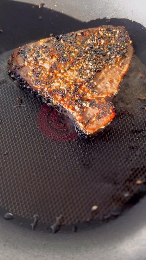 Sesame Seed Crusted Tuna Recipe https://resepmamiku.com/en/sesame-seed-crusted-tuna-thebukharigirls Sesame Seed Tuna Steak, Sesame Crusted Tuna Steak, Marinated Tuna Steak, Blackened Tuna, Steak On Stove, Sesame Crusted Tuna, Seared Tuna Steaks, Raw Tuna, Tuna Recipe