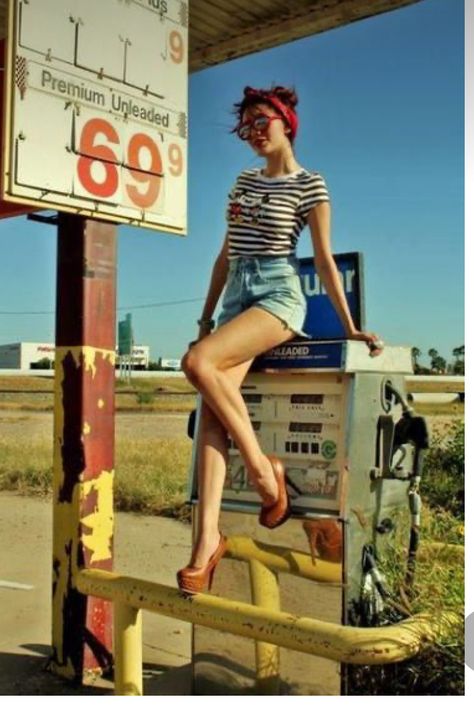 Trash Party, Pinup Photoshoot, Vintage Gas Pumps, Wilde Westen, Pin Up Photos, Old Gas Stations, My Things, Vintage Photoshoot, Gas Pump