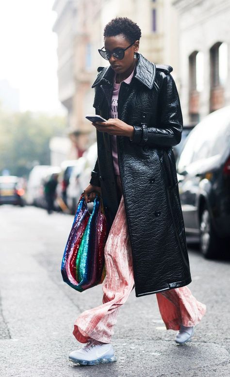 Shop the 20 Pieces That Every Street Style Photographer Is Snapping via @WhoWhatWearUK Nike Vapormax Women Outfit, Nike Vapormax Women Outfit Ideas, Vapormax Outfit Women, Nike Vapormax Women, Vapormax Women, London Fashion Week Street Style, Pink Trousers, Campaign Fashion, Dad Sneakers