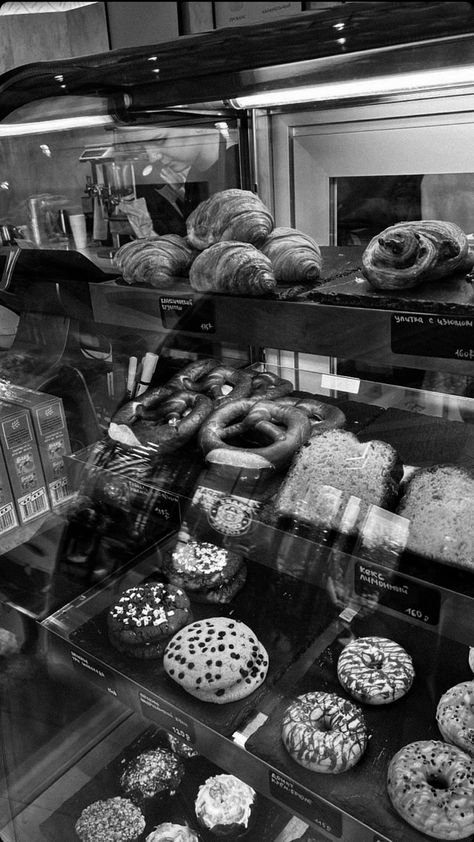 Baking Aesthetic Black And White, Black And White Bakery, Food Black And White, Black And White Food, Teeth Aesthetic, 21 Diner, White Food, Vintage Dessert, Whidbey Island