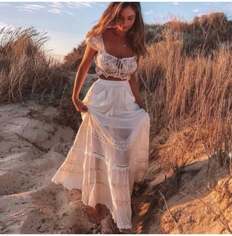 d9731321ef4e063ebbee79298fa36f56desc48272576ri Looks Hippie, Womens Long Skirt, Maxi Skirts Summer, Boho Mode, Mode Hippie, Maxi Lace Skirt, White Maxi Skirts, Estilo Hippie, Bohemian Skirt