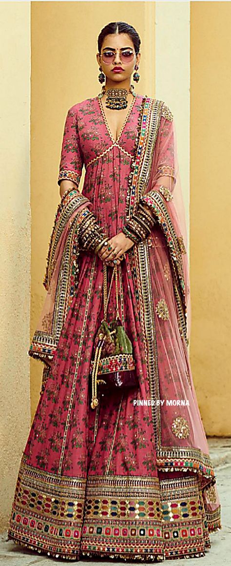 Sabyasachi Mukherjee : India. Sabyasachi Dresses, Asian Couture, Sabyasachi Mukherjee, Anamika Khanna, Indian Bride Outfits, Traditional Indian Dress, Traditional Indian Outfits, Indian Bridal Dress, Indian Gowns Dresses