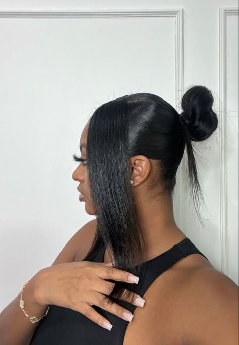 Hairstyles For Short Hair Ponytail, Short Hair Ponytail, Sew In Hair Extensions, Sleek Ponytail Hairstyles, Black Ponytail Hairstyles, Pretty Braided Hairstyles, Hair Ponytail, Dope Hairstyles, Hair Ponytail Styles