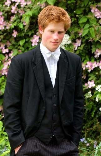 Prince Henry of Wales (Henry Charles Albert David; born 15 September 1984), commonly known as Prince Harry, is the younger son of Charles, Prince of Wales and Diana, Princess of Wales, and fourth grandchild of Queen Elizabeth II and Prince Philip, Duke of Edinburgh. As such, he is third in the line of succession (behind his father and elder brother) to the thrones of sixteen independent sovereign states known as the Commonwealth realms. Prince Harry Styles, Prince Harry Of Wales, Eton College, College Uniform, Prinz Charles, Rainha Elizabeth Ii, Prins Harry, Reine Elizabeth Ii, Prinz Harry