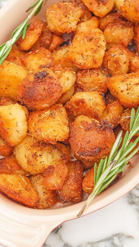 Perfect Crispy Roasted Potatoes (EXTRA CRISPY!) Cj Eats Recipes, Best Crispy Potatoes, Crispy Roasted Potatoes In Oven, Crispiest Potatoes, Roasted Potatoes In Oven, Crispy Potatoes In Oven, Crispy Oven Roasted Potatoes, Cj Eats, Crispy Roasted Potatoes