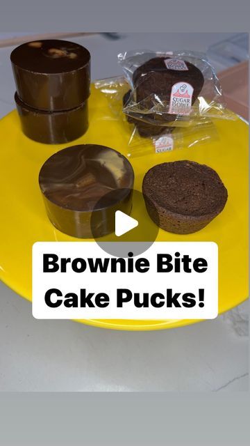 The Original CakePuck! on Instagram: "Holy cow. Doesn’t get much easier or more delicious than these brownie bites from @Costco !!

And so many filling options are possible. I did caramel but you could do peanut butter, mint buttercream… what else? 

Did you already know about this?? 

Thanks @sugarbowlbakery for making the perfectly puckable brownies!!

Happy Pucking 🥰

#cakepucks #bentycakes #browniebites #brownielovers #caramel" Chocolate Covered Brownie Bites, Puck Cake Pops, Brownie Dessert Table, Oreo Cookie Pucks, Cake Puck Recipe, Cake Pucks How To, Thanksgiving Cake Pucks, Cake Pucks Ideas, Silicone Mold Desserts