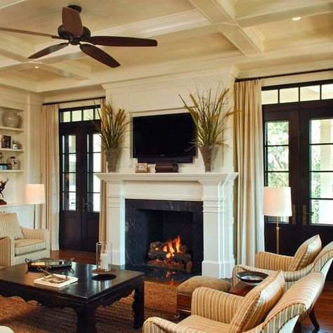 Fireplace In Between Patio Doors Home Design Ideas, Pictures, Remodel and Decor Black French Doors, Traditional Family Room, Black Interior Doors, Basement Plans, Living Room Arrangements, Farmhouse Ideas, Plans Modern, Trendy Living Rooms, Bright Homes