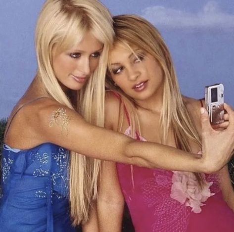 Nicole Richie 2000s, Paris Hilton 2000s, Paris Hilton And Nicole Richie, Paris And Nicole, Ayesha Erotica, The Simple Life, 2000s Aesthetic, Nicole Richie, Paris Hilton