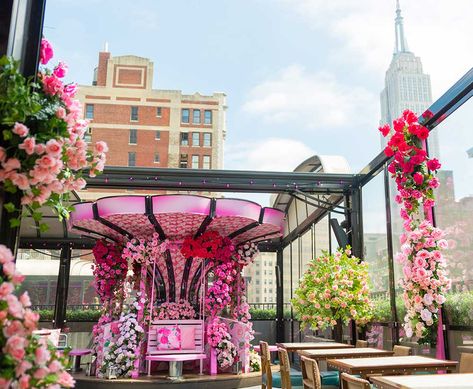 27 Best Rooftop Bars in NYC with Amazing Views - Dana Berez Birthday Ideas Nyc, Rooftop Restaurants Nyc, Rooftop Brunch, New York Rooftop, Rooftop Bars Nyc, Brunch Nyc, Rooftop Restaurants, Midtown Nyc, Restaurants In Nyc