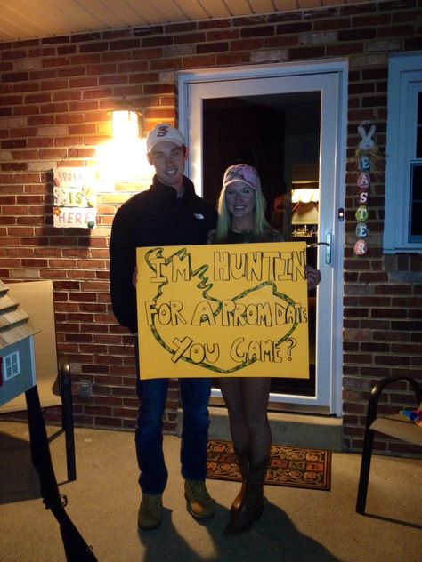 Country girl promposal! Best Prom Proposals, Prom Proposal Ideas, Creative Prom Proposal Ideas, Country Prom, Funny Prom, Cute Homecoming Proposals, Cute Prom Proposals, Asking To Prom, Teen Prom