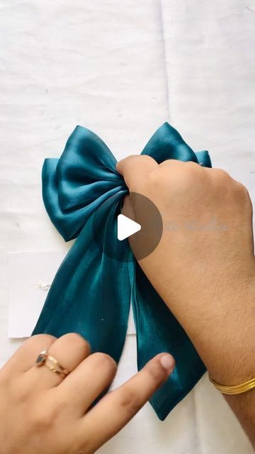 Layered Hair Bows Diy, How To Make Satin Ribbon Bows, 2 Ribbon Hair Bow Diy, Making A Hair Bow With Ribbon, Adult Hair Bow, Coquette Bow Tutorial, Diy Satin Hair Bow, Silk Bow Diy, Organza Ribbon Bow Diy