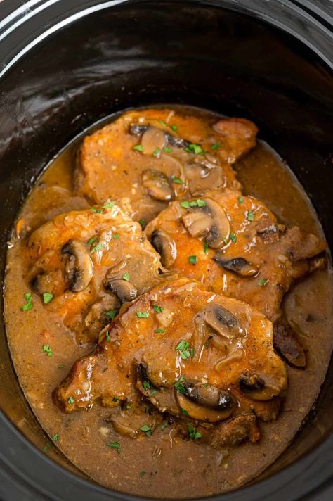 Pork Chops And Onions, Smothered Pork Chops Crock Pot, Mushroom Slow Cooker, Slow Cooker Pork Chops Recipes, Pork Chops Smothered, Pork Crockpot, Vietnamese Recipe, Slow Cooker Meal, Pork Crockpot Recipes