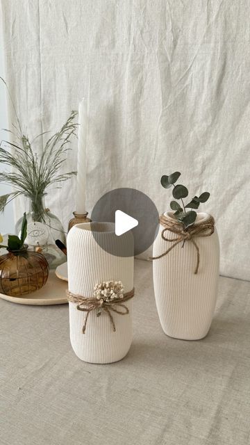 Recycled Vases Ideas, Vase Decorating Ideas Diy Craft Projects, Vase Decorating Ideas Diy, Diy Old Vase, Diy Vase Upcycle, Diy Vase Ideas, Flower Vase Diy Recycling, Diy Flower Vase From Plastic Bottles, Ikea Hackers