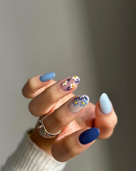 Oval Easter Nails, Floral Spring Nails, Early Spring Nails, 2024 Nails, Nail Painting, Formal Nails, Lavender Nails, London Nails, Nagel Tips