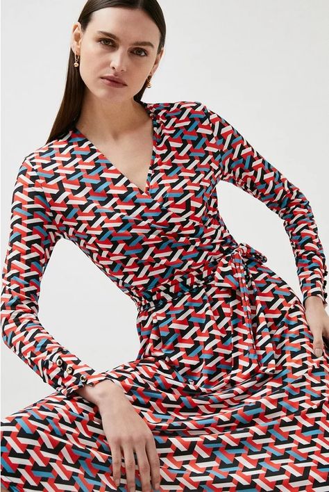 Search Geometric Print Fashion, Printed Jersey Dress, Geometric Prints, Soft Tailoring, Geometric Print Dress, Trends 2023, Knitted Bodycon Dress, Maxi Knit Dress, Geo Print