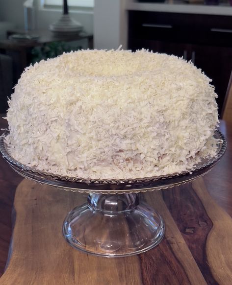 White Chocolate Coconut Cake, Chocolate Coconut Cake, White Chocolate Coconut, Sour Cream Pound Cake, Coconut Cake Recipe, Coconut Desserts, Bundt Cakes Recipes, Pound Cakes, Coconut Recipes