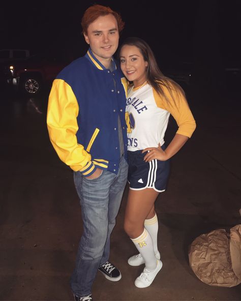 Veronica & Archie riverdale Veronica And Archie, Archie Riverdale, Luigi Halloween Costume, Riverdale Halloween Costumes, Veronica Archie, Care Bears Halloween Costume, Boxing Halloween Costume, Incredibles Costume, Riverdale Veronica