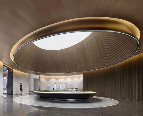 Circular Ceiling Design, Architecture Ceiling, Sales Gallery, Hotel Lobby Design, Circular Ceiling, Lobby Interior Design, Interior Ceiling Design, Sales Center, Ceiling Detail