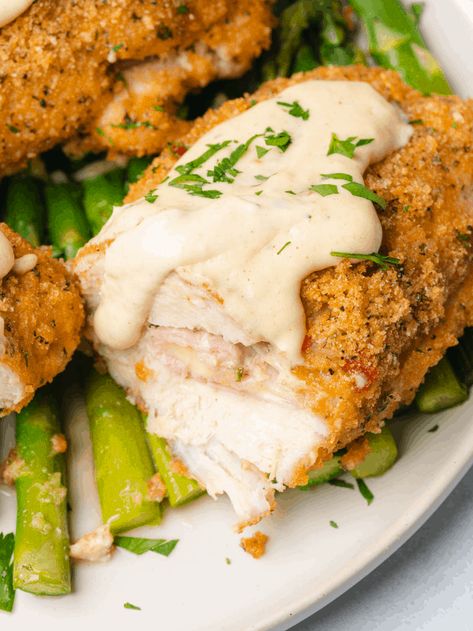 Chicken Cordon Blue Sauce, Best Chicken Cordon Bleu Recipe, Low Carb Chicken Cordon Bleu, Chicken Cordon Bleu Sauce, Keto Chicken Cordon Bleu, Baked Chicken Cordon Bleu, Cordon Bleu Recipe, Dijon Sauce, Chicken Cordon Bleu Recipe