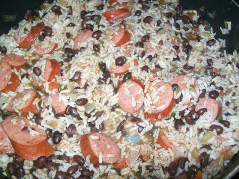 Black beans, sausage, and rice. Keilbasa Black Beans And Rice, Eckrich Sausage, Sausage And Rice, Bean Dishes, Sausage Rice, With Cornbread, Beans And Sausage, Black Bean Chicken, Black Beans And Rice