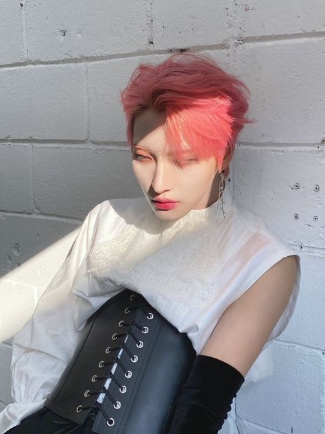 Pink Hair Seonghwa, Seonghwa Ateez, Park Seong-hwa, Park Seonghwa, Kim Hongjoong, Kpop Guys, Kpop Boy, Kpop Wallpaper, Pretty Men