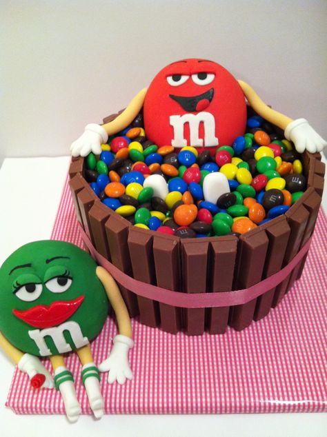 m&m cake M&m Cake, Sweet Surrender, School Cake, S Cake, Ideas Cumpleaños, M And M, Candy Cakes, Unique Cakes, Novelty Cakes