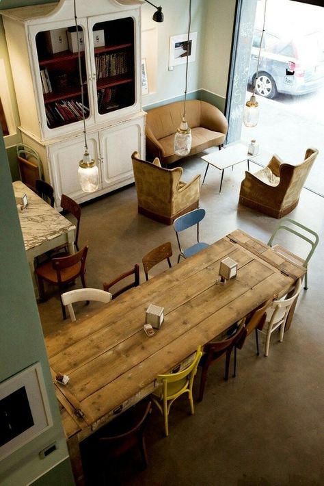 Bakery Shop Design, Conversation Area, Café Design, Mismatched Chairs, Small Coffee Shop, Cute Coffee Shop, Cafe Seating, Design Café, Interior Vintage