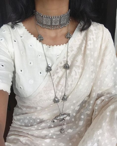 Saree With Silver Jewellery, Oxodise Jewellery, Oxidised Necklace, Indian Sari Dress, Saree Jewellery, Saree Blouse Neck Designs, Handmade Silver Jewelry, Sari Blouse Designs, Indian Saree Blouse