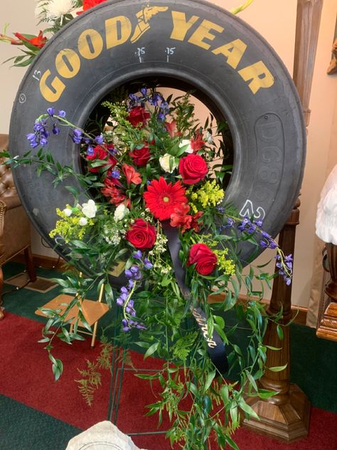 Memorial Day Grave Decorations, Diy Grave Decorations, Nascar Room, Cemetary Decorations, Standing Spray, Sympathy Floral, Casket Flowers, Flower Room Decor, Grave Flowers