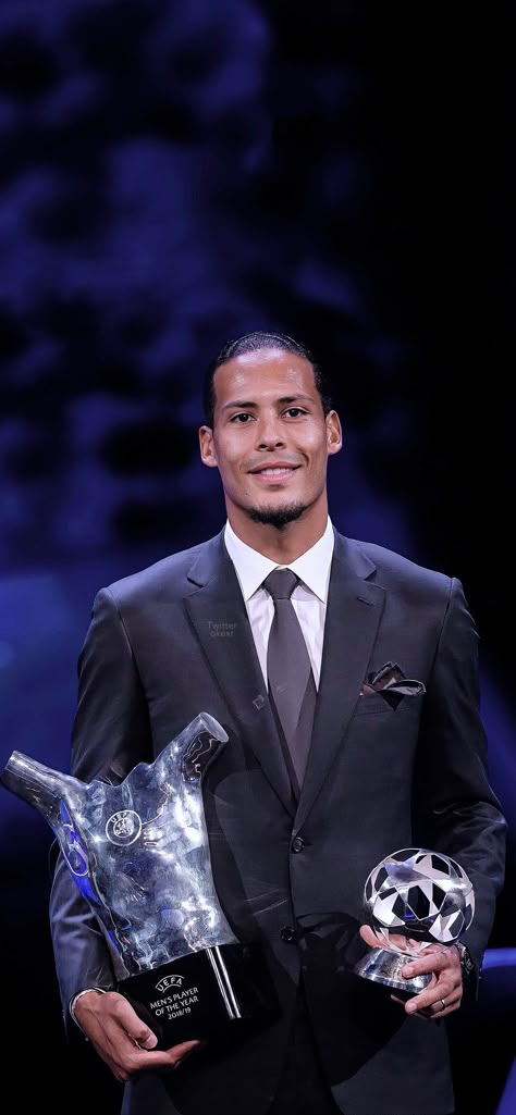 Virgil Van Dijk Aesthetic, Fussball Aesthetic, Virgil Wallpaper, Virgil Van Dijk Wallpaper 4k, Van Dijk Wallpaper, Liverpool Girl, Liverpool Fc Badge, Liverpool Wallpaper, Liverpool Girls