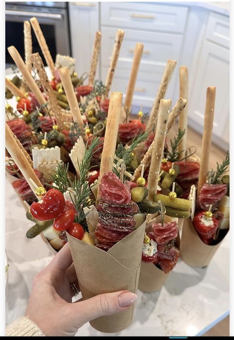 Moms 60th, Thanksgiving Eve, Charcuterie Ideas, Thanksgiving 2024, Xmas 2024, Charcuterie Inspiration, Charcuterie Board Ideas, Charcuterie And Cheese Board, Charcuterie Recipes