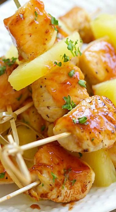 Chicken And Pineapple Skewers, Hawaiian Bbq Sauce, Pineapple Skewers, Chicken And Pineapple, Hawaiian Chicken Kabobs, Starter Ideas, Luau Food, Hawaiian Bbq, Amazing Chicken