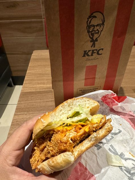 Kfc Chicken Burger, Zinger Burger Snaps, Chicken Zinger Burger, Kfc Zinger Burger, Chicken Zinger, Kfc Zinger, Kfc Burger, Zinger Burger, Doctor Logos